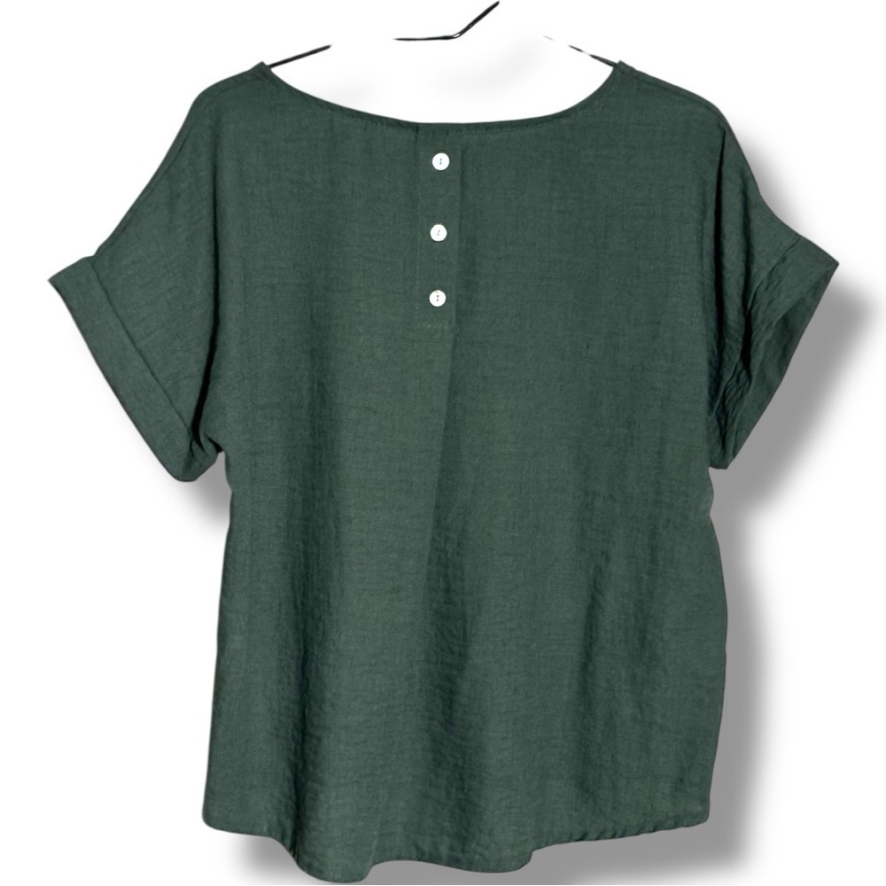 Casual Loose Fit Green Short Sleeve Boxy Top Accented with White Buttons in Back - Picture 15 of 15